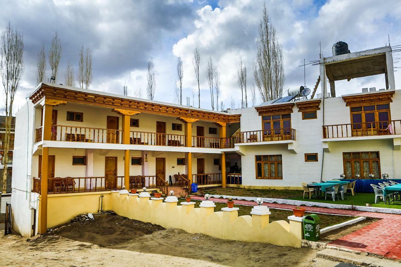 Oyo 37004 City Heart Guest House Leh Eksteriør billede